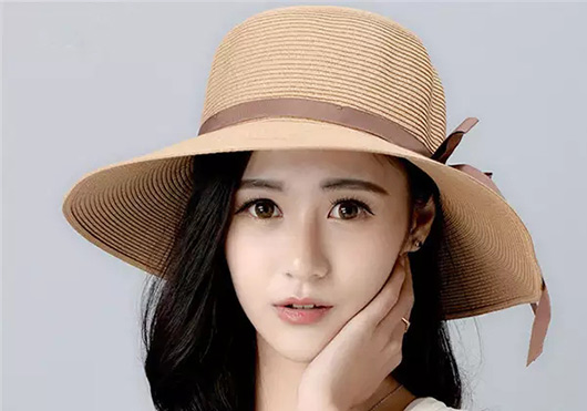 夏日助攻女神出(chū)行的(de)高顔值草編防曬帽