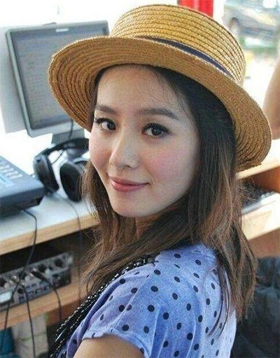 看看女星們花式戴草帽的(de)帽子(zǐ)戲法！
